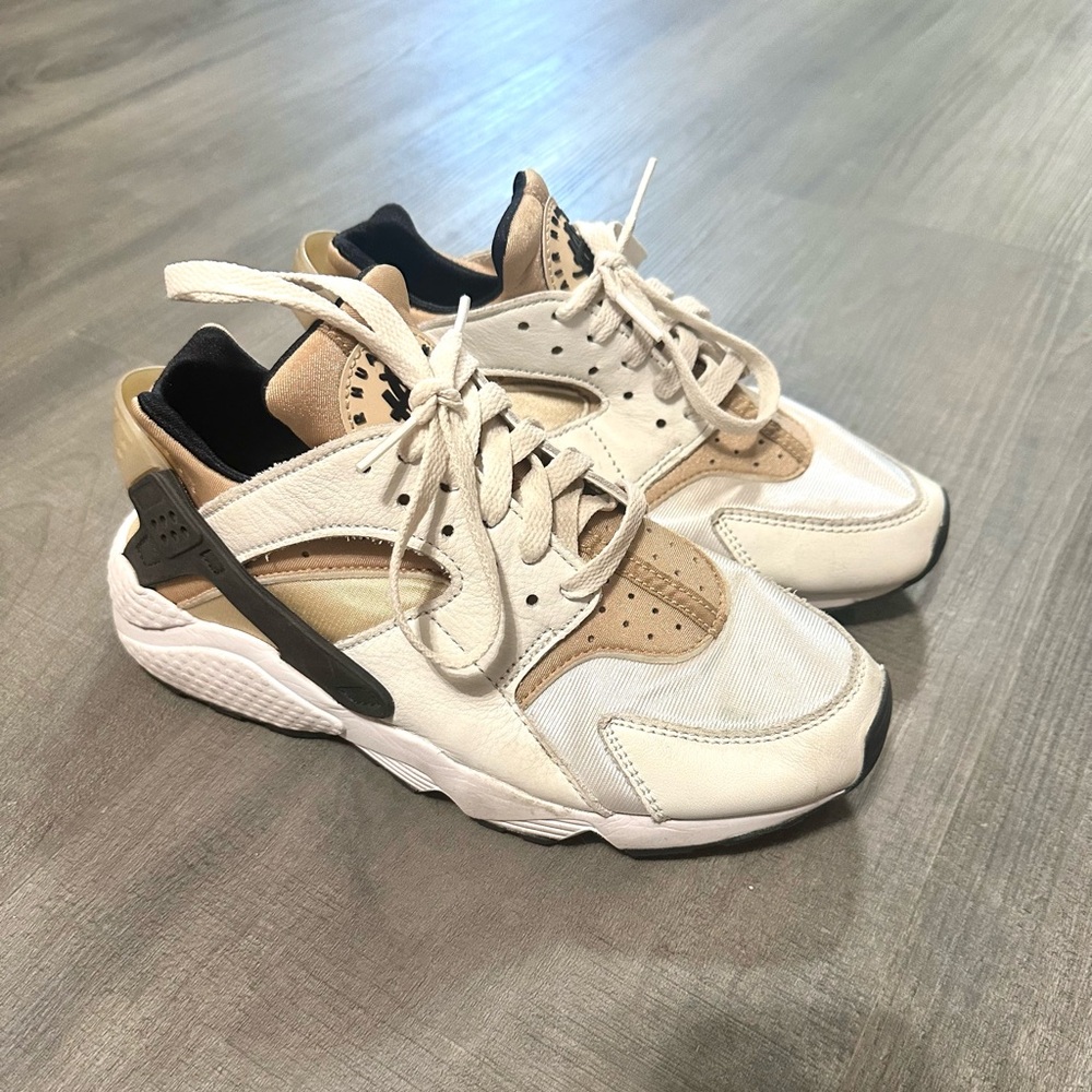 Nike Air Huarache ‘White Sandrift’